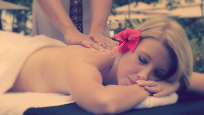 Relax your mind body and soul with an indulgent 45 minute full body massage and 15 minute foot ritual delivered to you by the expert therapists at the luxurious Essence of Fiji Spa.